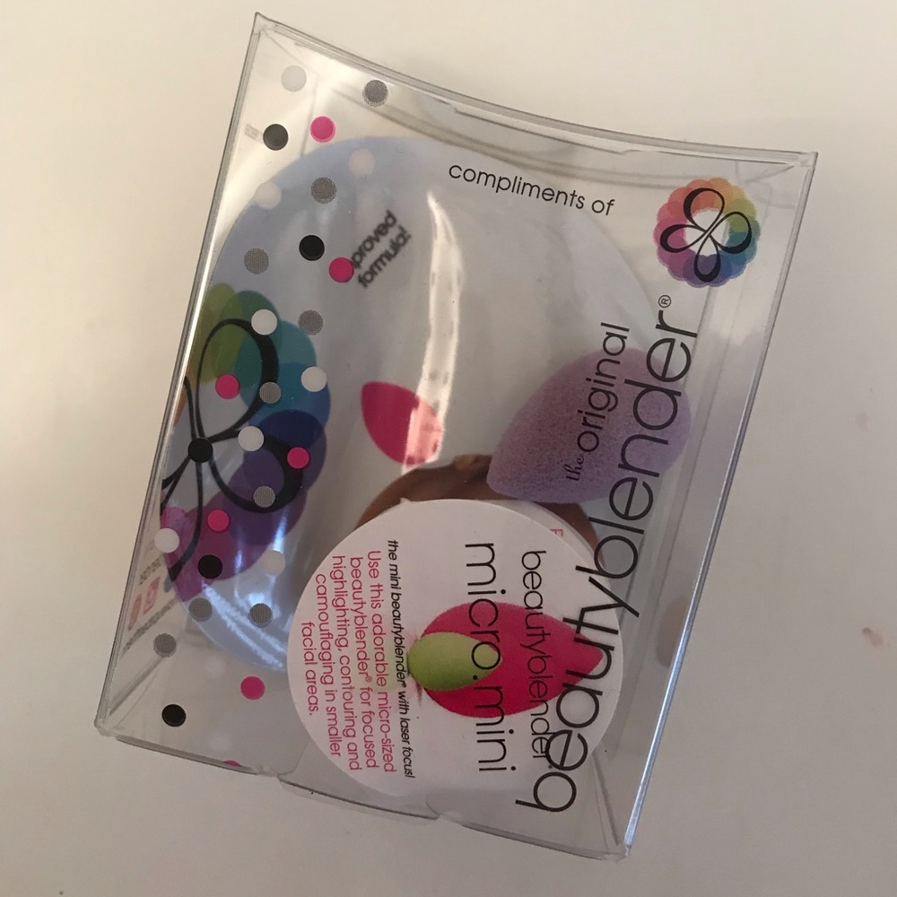 Beautyblender Micro.mini sponge w/ cleanser sample